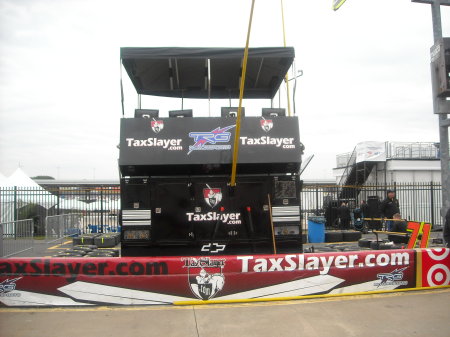 #71 TaxSlayer Pit Box for Bobby Labonte