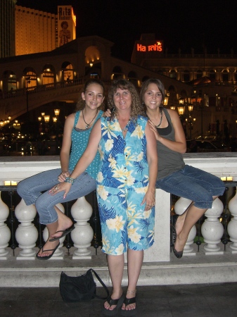 Sheri, Kristi & Karri in Vegas