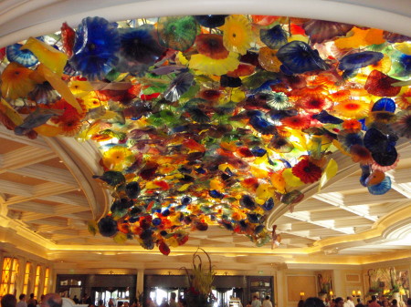 glass ceiling flowers in belaggio