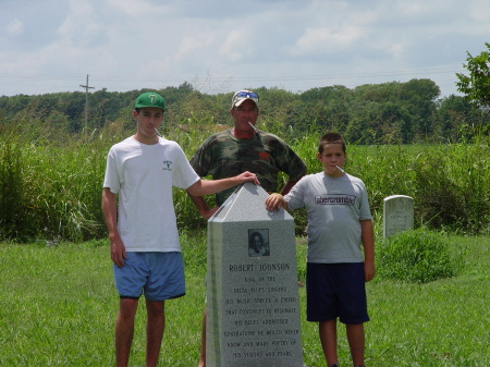 at Robert Johnsons grave