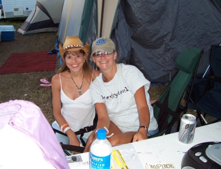 Country Thunder 2005 (Jen & I)