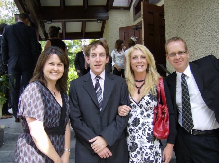 Aug. '07 Lisa, Cousin Robert, Jeannine and Kevin - three kids and a cousin.