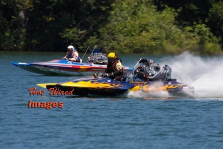 Drag Boat Racing in Oregon