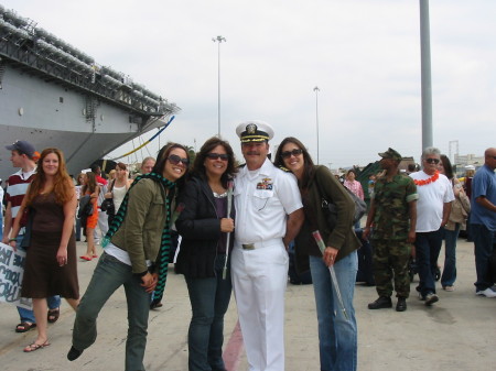 Husband's homecomming from the Persian Gulf 2006