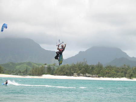 Kitesurfing in Kailua by Flat island