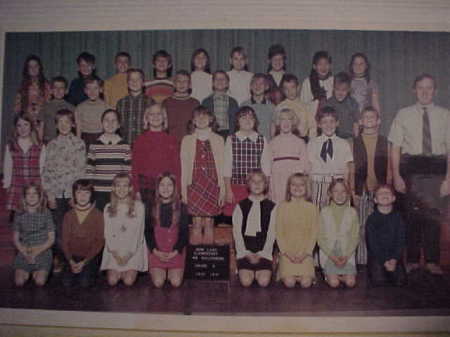 Bow Lake 4th Grade with Mr. Wallenberg 1970/71