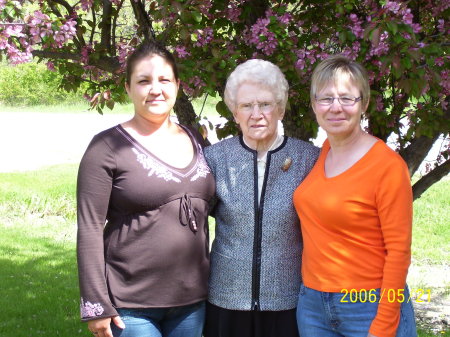 Melanie, Grandmother and Mom