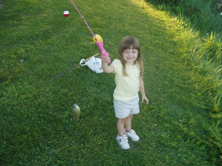 Jalyn catches Her 1st Fish!