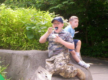 Seth Snow Cone time INdy Zoo 2006