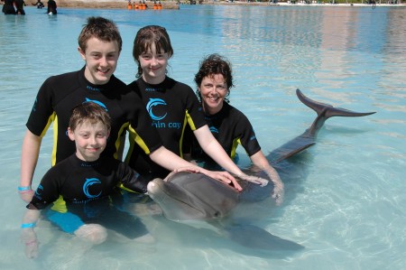 Cheryl & kids - Dolphin Cay
