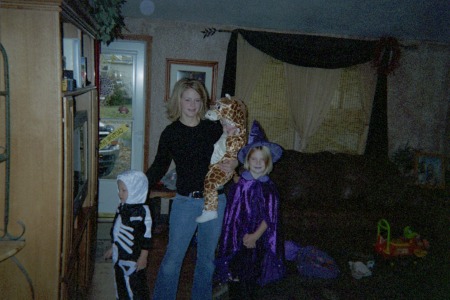 Tara, Macy, Gavin, and Kenna: Halloween, 2005