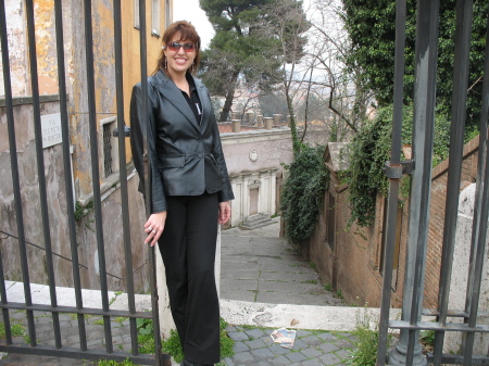 A cool little alleyway in Rome