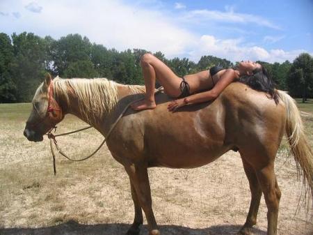 Jenny&horse.S05