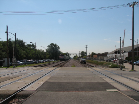 Edison Park street level tracks on a July Sat.