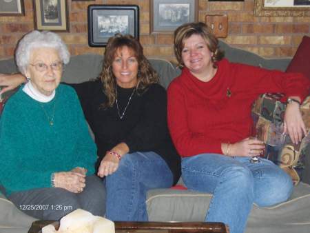 Helen, Robyn, Rhonda