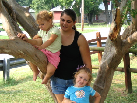 Leslie and the girls.