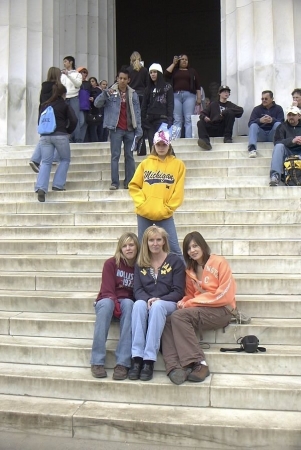 Bonnie and girls in DC at the Lincoln Memorial