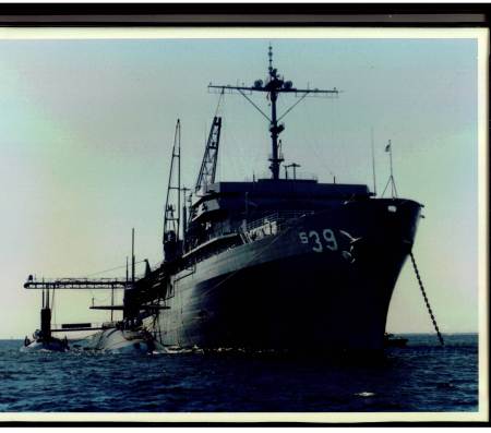 USS EMORY S. LAND (AS-39) Submarine Tender