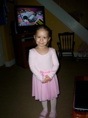 Olivia ready for her 1st ballet class