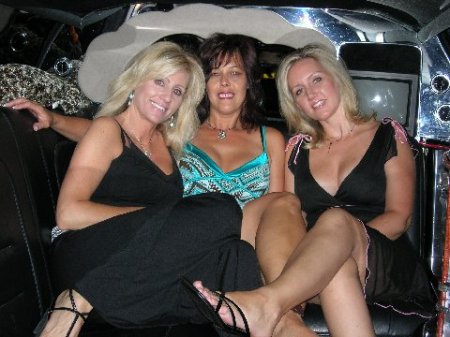 Girls night out in the Limo