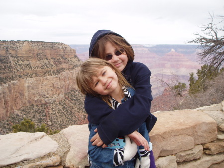 nicole,julia  Grand Canyon 06'