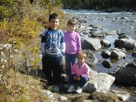 Jaydon, Kaylin and Livia in Elbow Falls Oct '06