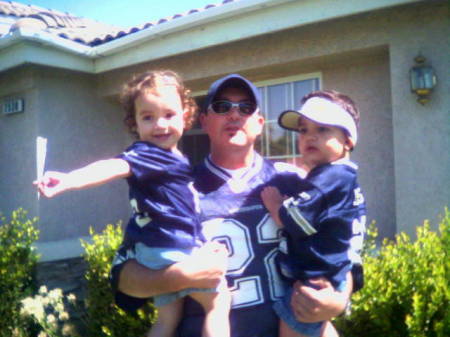 Daddy and his little Dallas fans