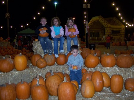 Halloween 2007 - Robert and his cousins