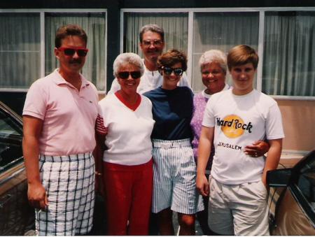 Me,Mary,Dad,Stephy(sistor),Mom & Pat(son)