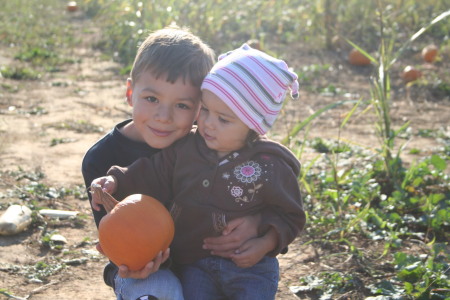 Noah and Juna at the pumpkin patch