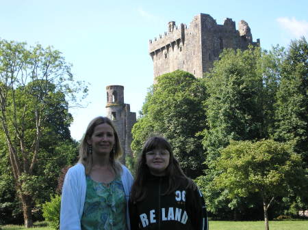 Sandra & Christine, Blarney Castle 06