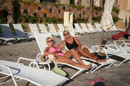 Jenny and Becky in Cabo