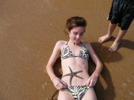 Can a starfish be a fashion accessory?