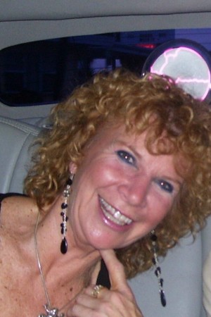 Suzanne Bond's Classmates® Profile Photo
