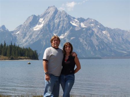 larry and debbie in yellowstone 06