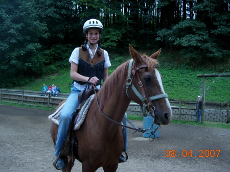 miss sarah on camp horse