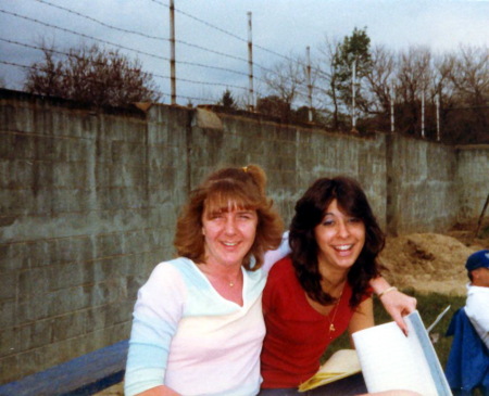 akhs-1983-softball-maryferris&kathyfuegelo