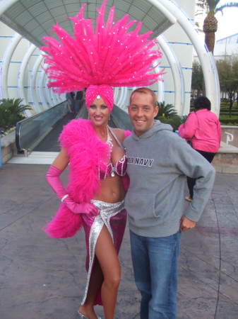 Aaron & Las Vegas Show Girl