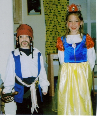 PAIGE &TRISTEN HALLOWEEN 06