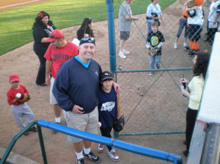 Threw out 1st pitch at SJ Giants game 4/08