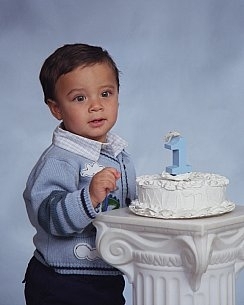 Luis' is now 1 year old!