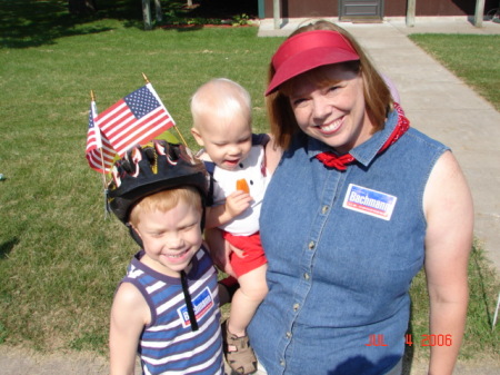 Forest Lake Parade 2006 - a family event!