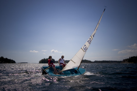 The sons sailing in the swedish archipelago