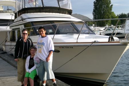 The family in front of our new yacht "Tripezee"