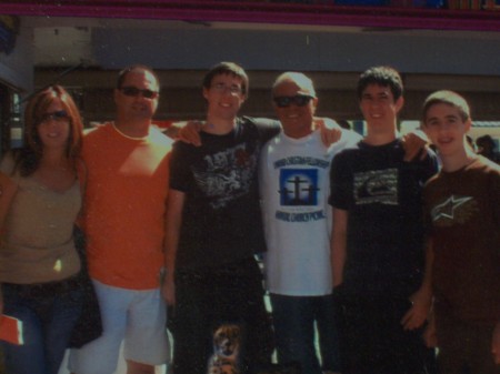 Lori, Scott, Danny, Papa Mullikin, Shane & Cody at Marine World
