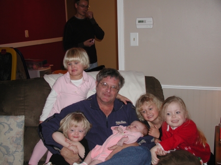 Grampa & grandaughters, Xmas '08