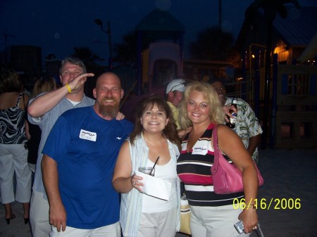 With eric, Deanna and Tracey at Flounders