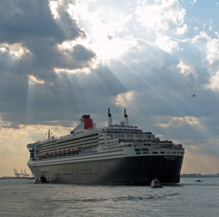 Cunard's greatest puts to sea.