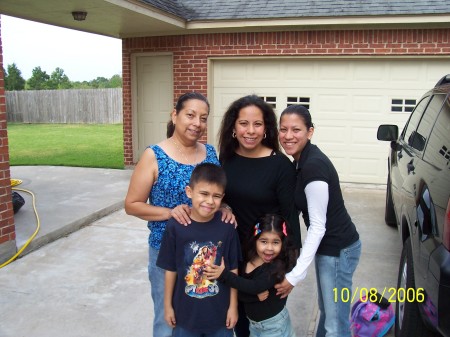 Mom,Sister,nephew and daughter