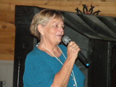 Linda singing